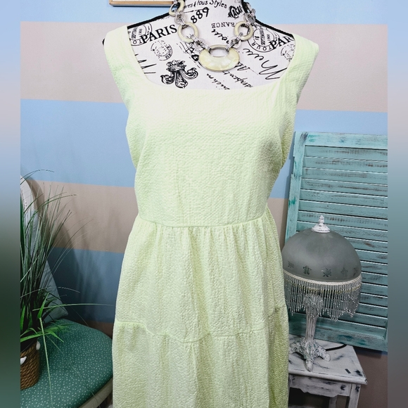Ava & Viv Plus Size Lime Green Smocked Midi Dress NWOT - Picture 5 of 10